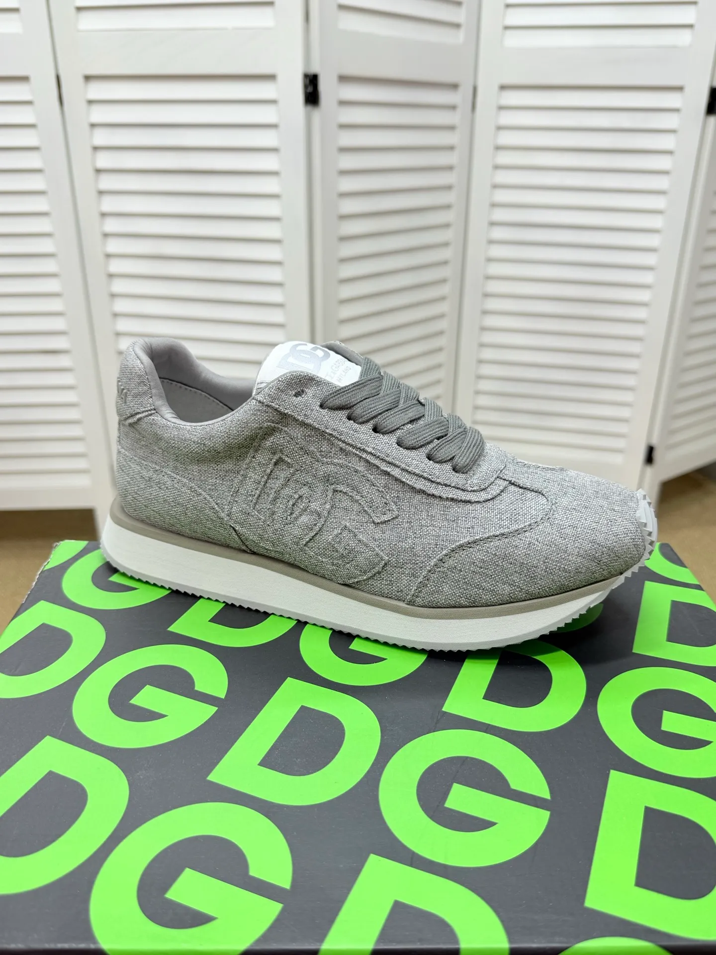 Men's clothing and shoes 230. The latest sports and casual shoes for couples (DG) are fashionable and versatile, and can add luster to various looks. Create an exquisite design with unique dynamic vitality and modern atmosphere, showing modern elegance. Size: 36-46 (45 and 46 are custom-made and cannot be returned or exchanged) Se